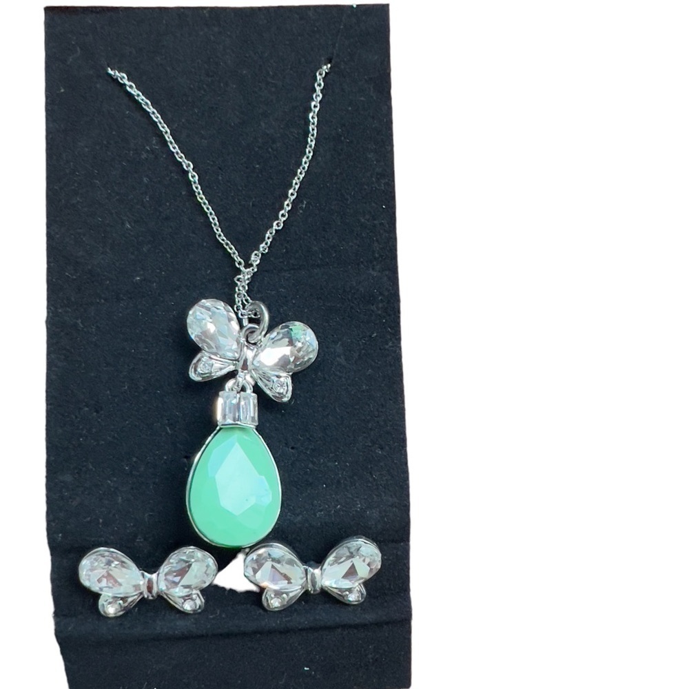 Butterfly Green Stone Pendant Necklace Earrings Set NWT